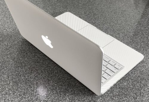 おしゃれ！白 MacBook Pro 完成しました。キーボードもトラックパッドもホワイトにリメイク！（Retina13 2015 Early）