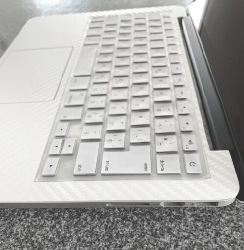 おしゃれ！白 MacBook Pro 完成しました。キーボードもトラックパッドもホワイトにリメイク！（Retina13 2015 Early）